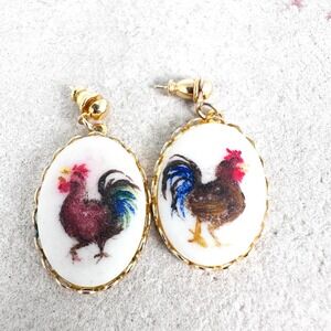 Hand Painted Rooster‎ Earrings Gold Tone Pierced Vintage Folk Art Oval